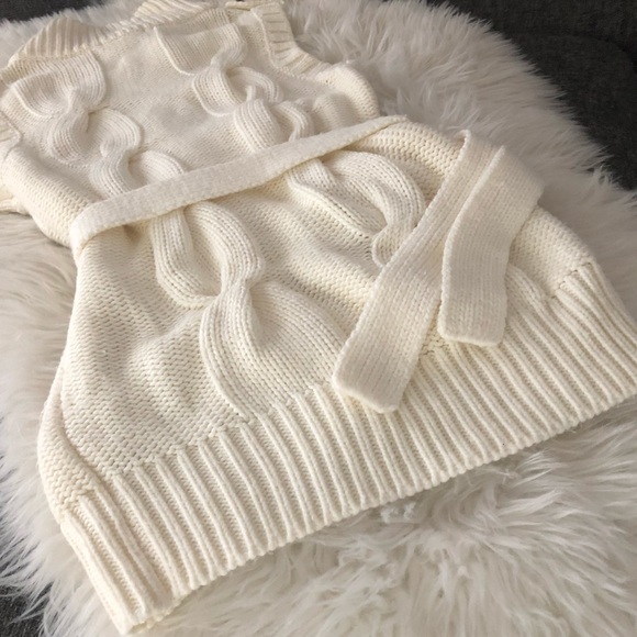 Forever 21 ❄️ Cable Knit Belted Sweater Vest - Picture 7 of 8